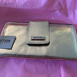 Kenneth Cole Reaction Whitney Gold Wallet